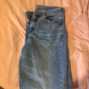 American Eagle Light Wash Denim Jeans - Mom Jean